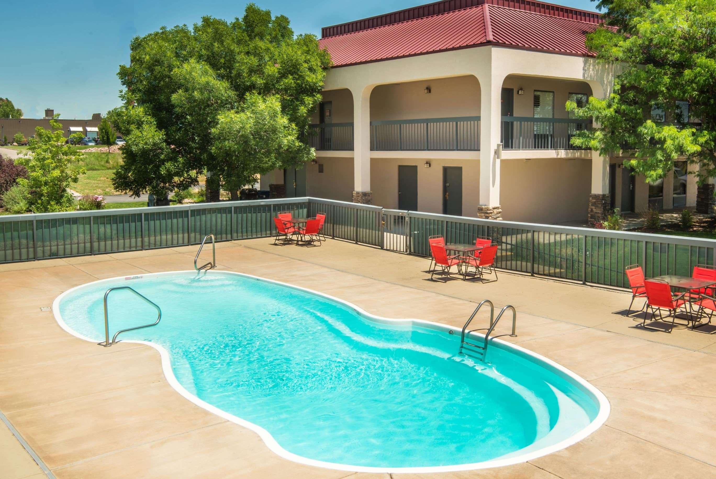 Travelodge By Wyndham Pueblo Esterno foto