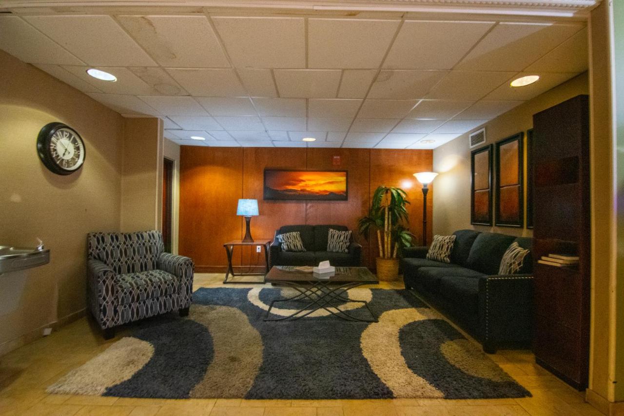 Travelodge By Wyndham Pueblo Esterno foto