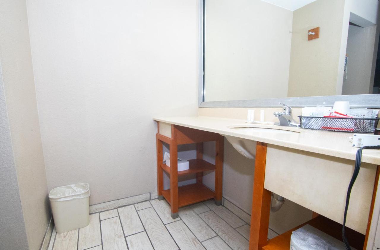 Travelodge By Wyndham Pueblo Esterno foto