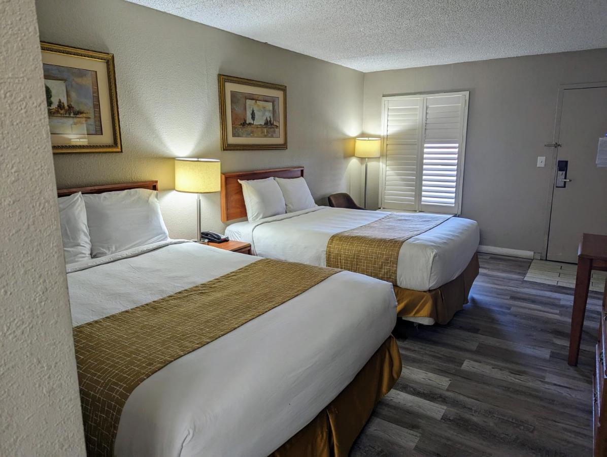 Travelodge By Wyndham Pueblo Esterno foto
