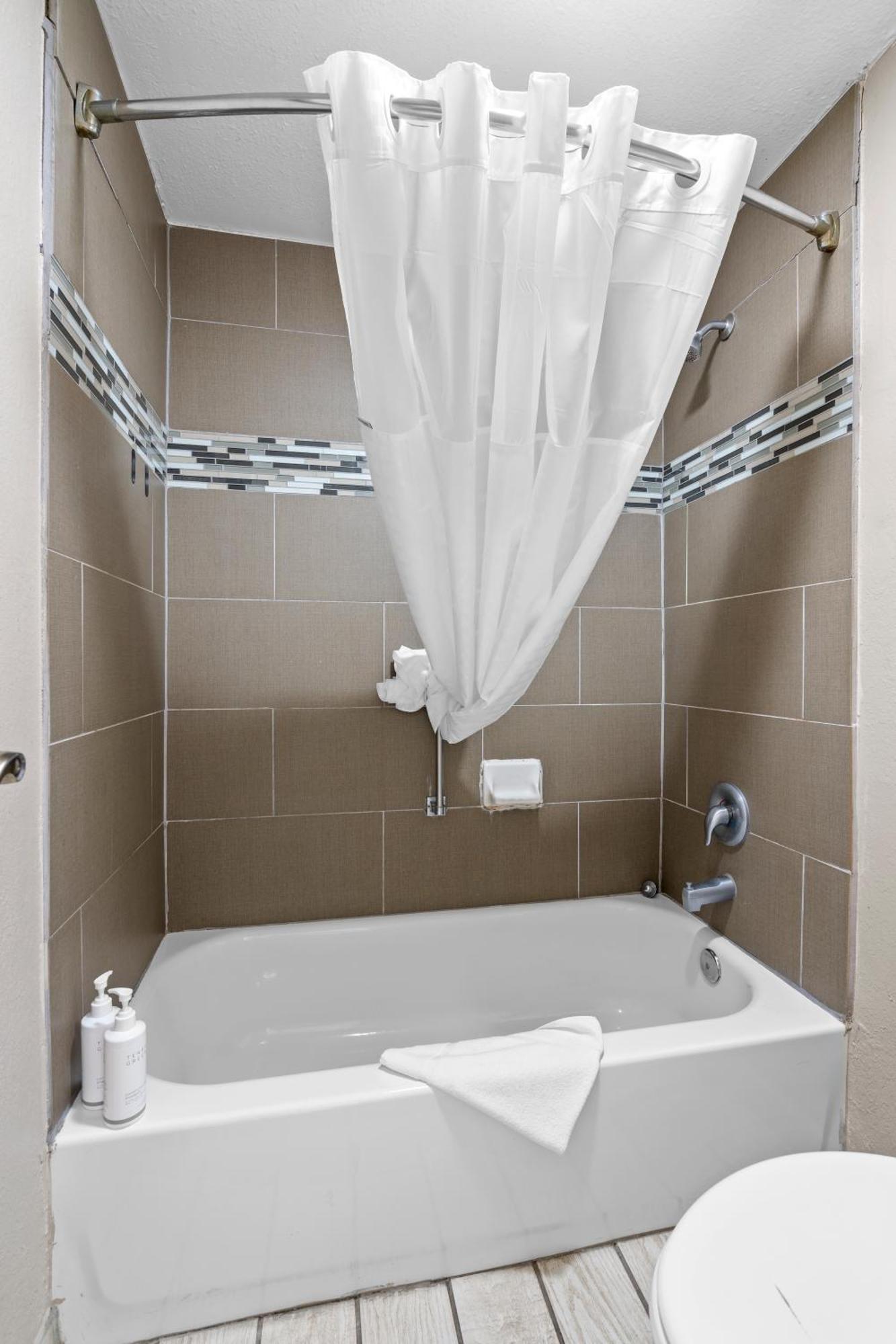 Travelodge By Wyndham Pueblo Esterno foto